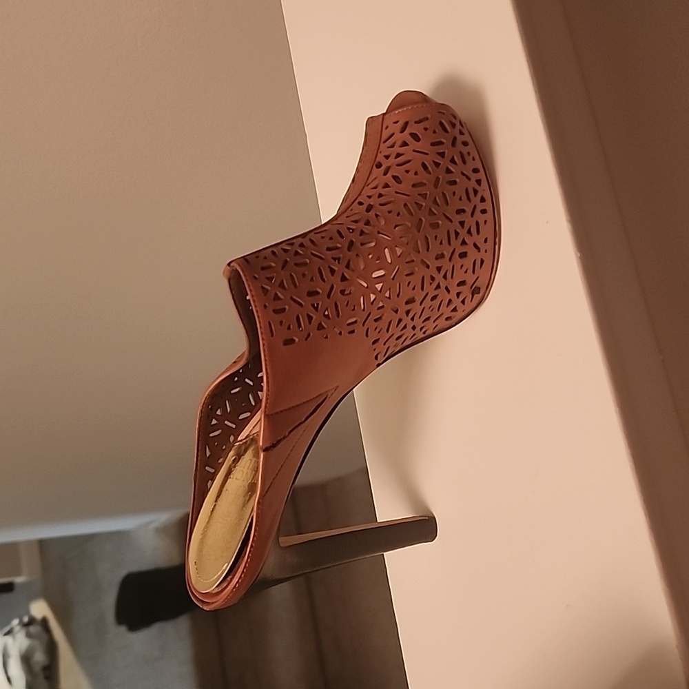 Vince Camuto
